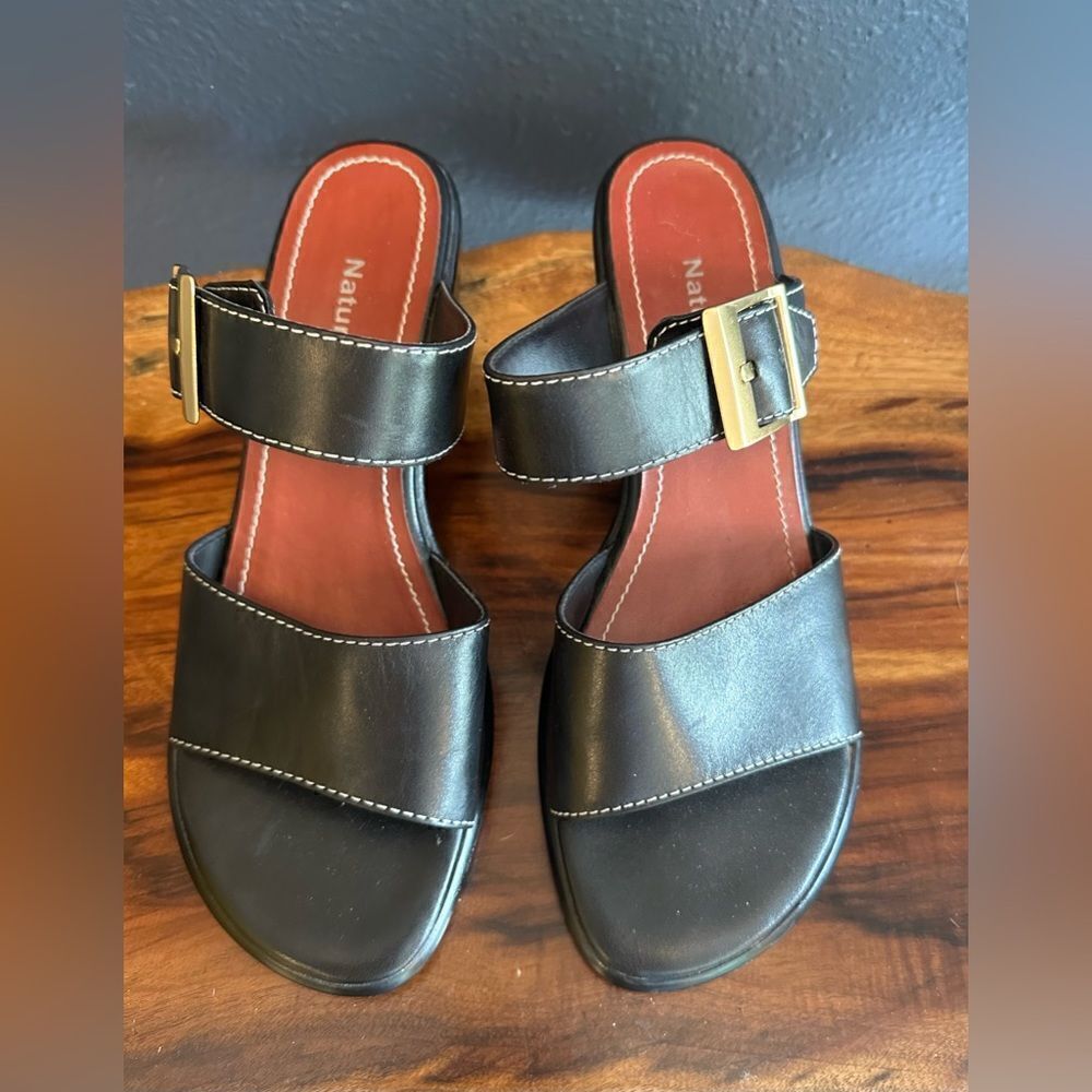 Naturalizer sandal, size 8 Wide - Picture 2 of 6